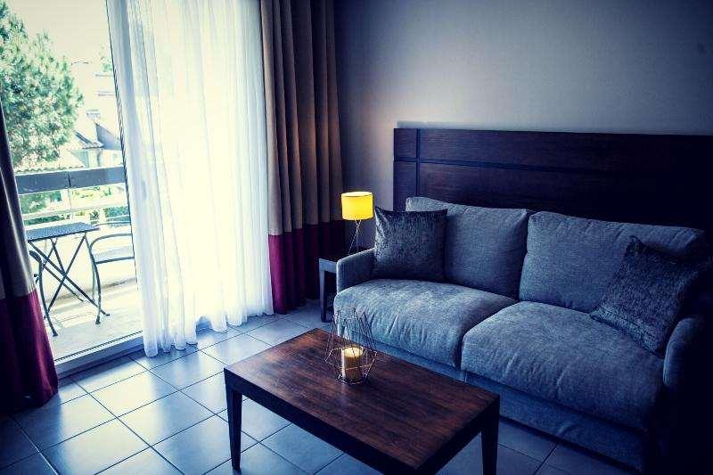 Hotel Residence Les Pins Galants Tournefeuille Room photo